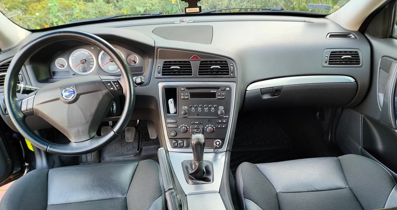 Volvo V70 cena 23900 przebieg: 228400, rok produkcji 2007 z Białystok małe 172